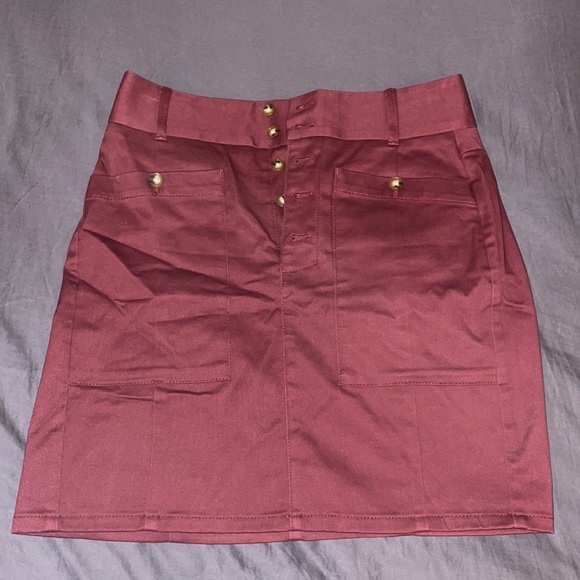 Loft maroon cargo skirt, size 2 - Picture 1 of 3